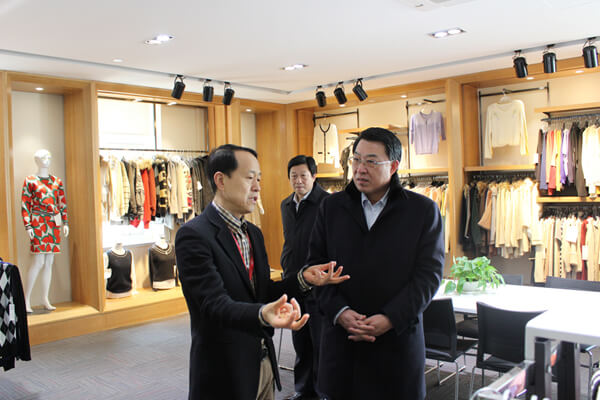 高區(qū)黨工委書記劉偉一行視察聯(lián)橋集團