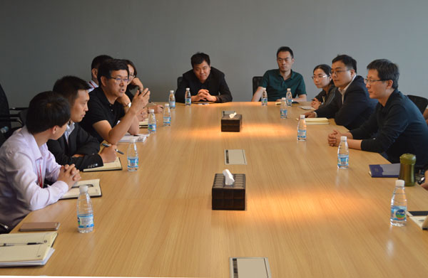 十二家勞務(wù)公司和機(jī)構(gòu)來聯(lián)橋集團(tuán)考察交流