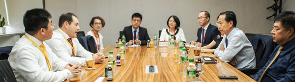 聯(lián)橋集團(tuán)與澳洲公司簽訂澳大利亞高端勞務(wù)合作協(xié)議