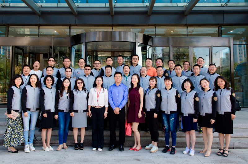 中歐國(guó)際工商學(xué)院EMBA企業(yè)家學(xué)員走進(jìn)聯(lián)橋集團(tuán)