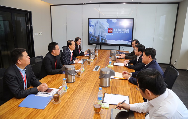 威海市委副書記、市長張海波到聯(lián)橋集團調(diào)研