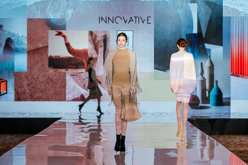 “創(chuàng)意 · 跨越 國(guó)家毛衫紗線資源共享平臺(tái)啟動(dòng)儀式”在威海聯(lián)橋集團(tuán)盛裝啟幕(圖32) “創(chuàng)意 · 跨越 國(guó)家毛衫紗線資源共享平臺(tái)啟動(dòng)儀式”在威海聯(lián)橋集團(tuán)盛裝啟幕(圖32)