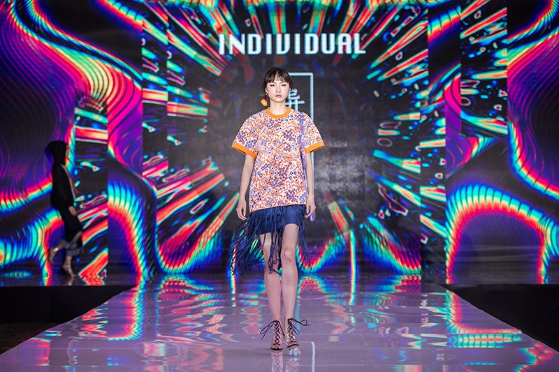 “創(chuàng)意 · 跨越 國(guó)家毛衫紗線資源共享平臺(tái)啟動(dòng)儀式”在威海聯(lián)橋集團(tuán)盛裝啟幕(圖52) “創(chuàng)意 · 跨越 國(guó)家毛衫紗線資源共享平臺(tái)啟動(dòng)儀式”在威海聯(lián)橋集團(tuán)盛裝啟幕(圖52)