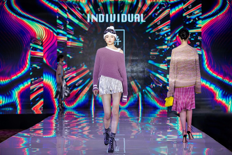 “創(chuàng)意 · 跨越 國(guó)家毛衫紗線資源共享平臺(tái)啟動(dòng)儀式”在威海聯(lián)橋集團(tuán)盛裝啟幕(圖59) “創(chuàng)意 · 跨越 國(guó)家毛衫紗線資源共享平臺(tái)啟動(dòng)儀式”在威海聯(lián)橋集團(tuán)盛裝啟幕(圖59)