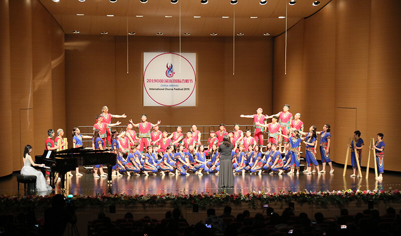 威海聯(lián)橋藍色暢想合唱團在中國(威海)國際合唱節(jié)上收獲三項大獎(圖3) 威海聯(lián)橋藍色暢想合唱團在中國(威海)國際合唱節(jié)上收獲三項大獎(圖3)