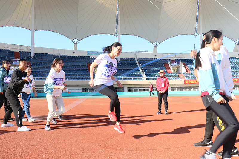 追求卓越，奮勇爭先，聯(lián)橋集團(tuán)在高新區(qū)第九屆運(yùn)動(dòng)會(huì)上精彩綻放 奪得團(tuán)體亞軍(圖13)