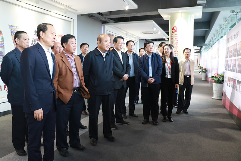 山東省關工委領導一行來聯(lián)橋集團參觀調(diào)研