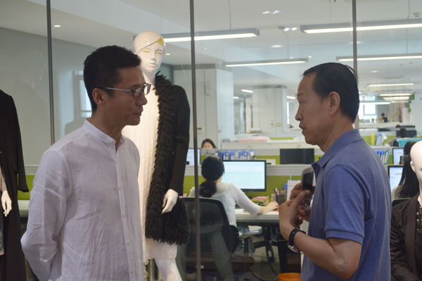 中國(guó)服裝協(xié)會(huì)常務(wù)副會(huì)長(zhǎng)陳大鵬來聯(lián)橋集團(tuán)參觀調(diào)研